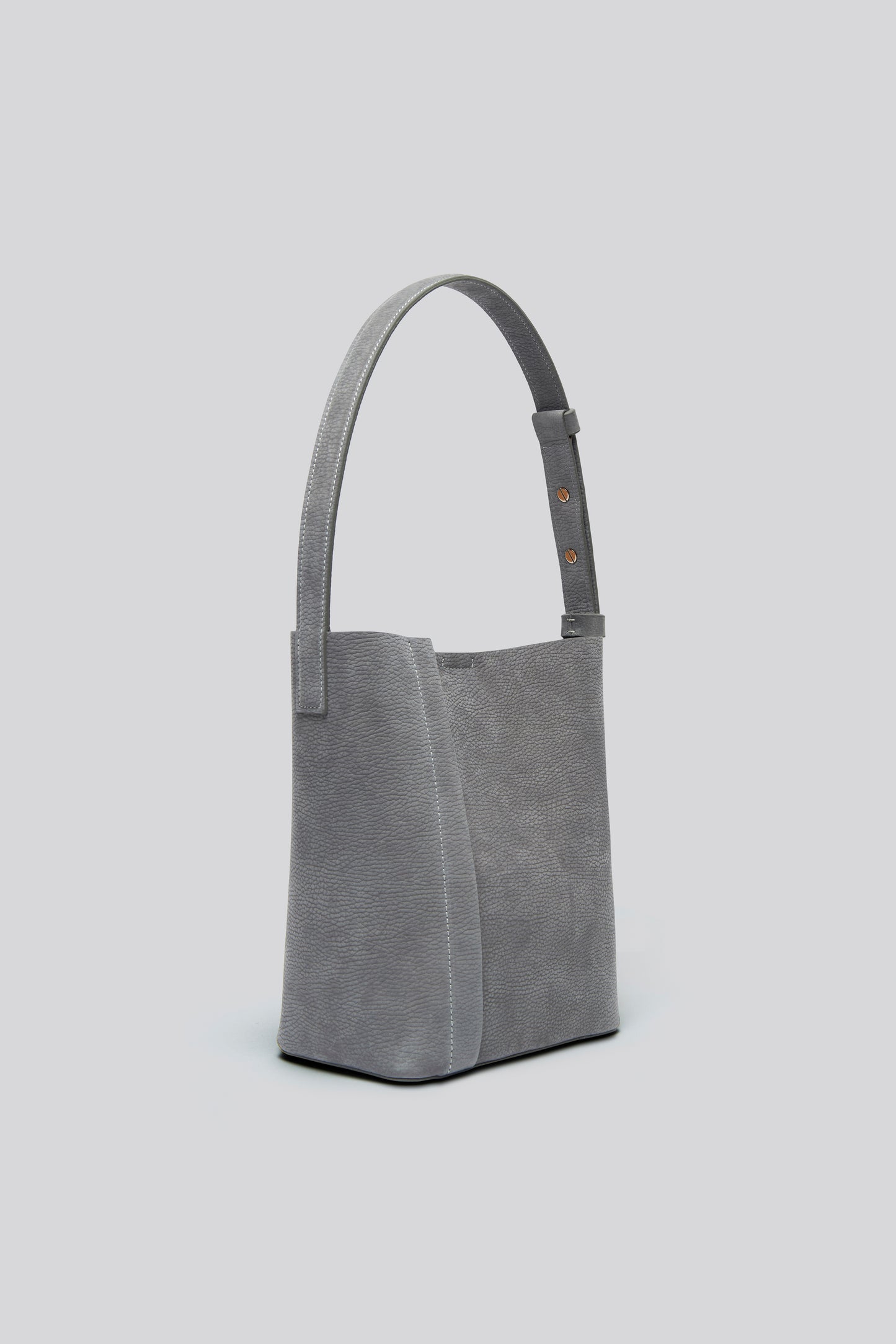 MEDIUM TOTE PLISSÉ CEMENT NUBUCK