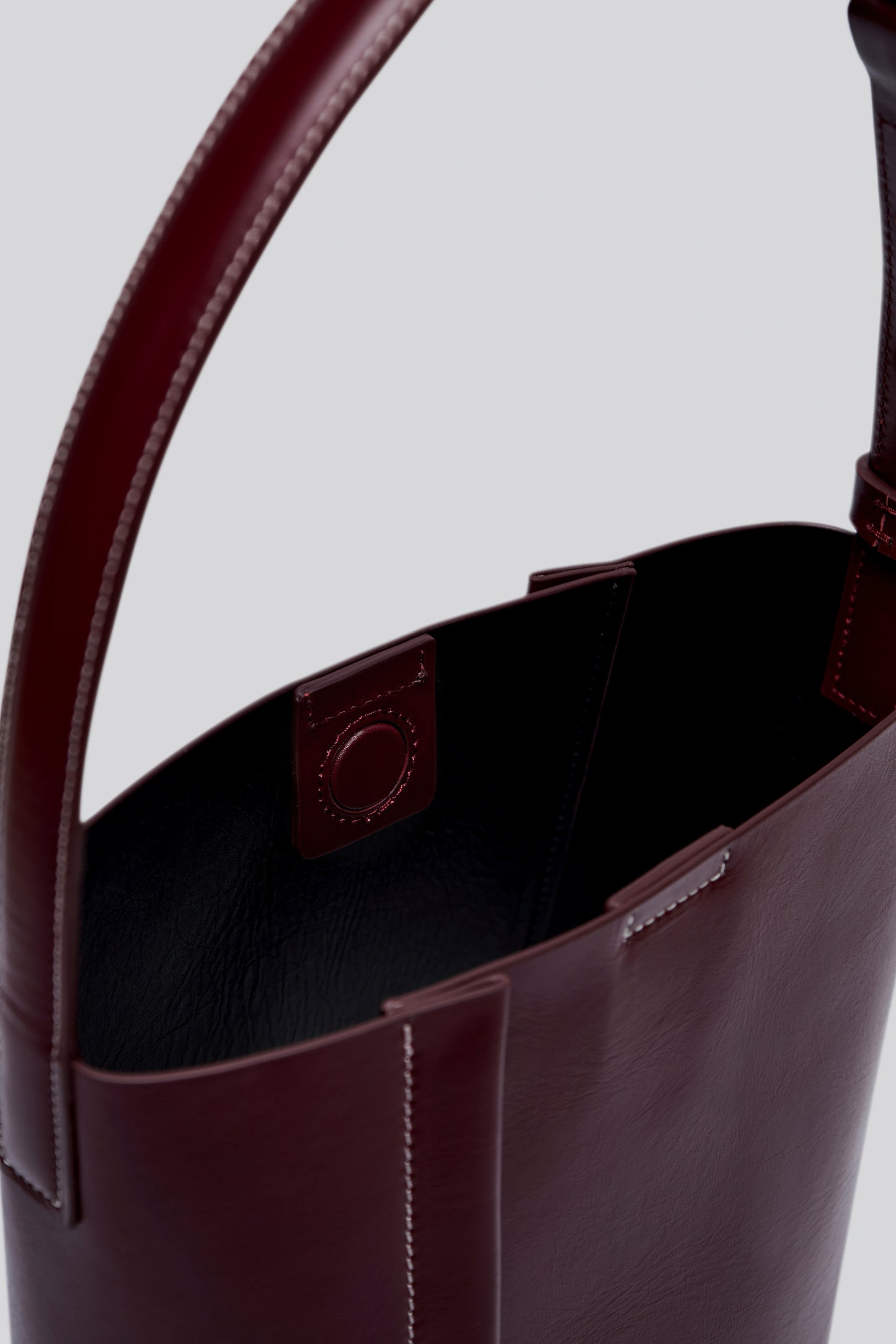 MEDIUM TOTE PLISSÉ BURGUNDY